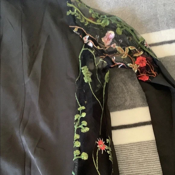Black Floral Embroidered Men's Jacket - Picture 5 of 6